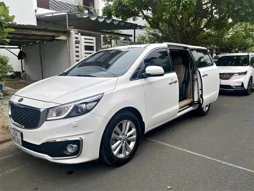 thuê xe 7 chỗ sedona