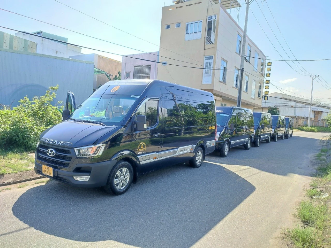 Cho thuê xe limousine 9 chỗ